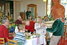 Der Osterhase auf Besuch im Hotel Pension Nord!